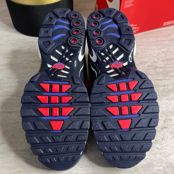 SOLD!SOLD!SOLD! NIKE AIR MAX PLUS HYPER JADE/FLASH CRIMSON-OBSIDIAN SHOES - Picture 7 of 10